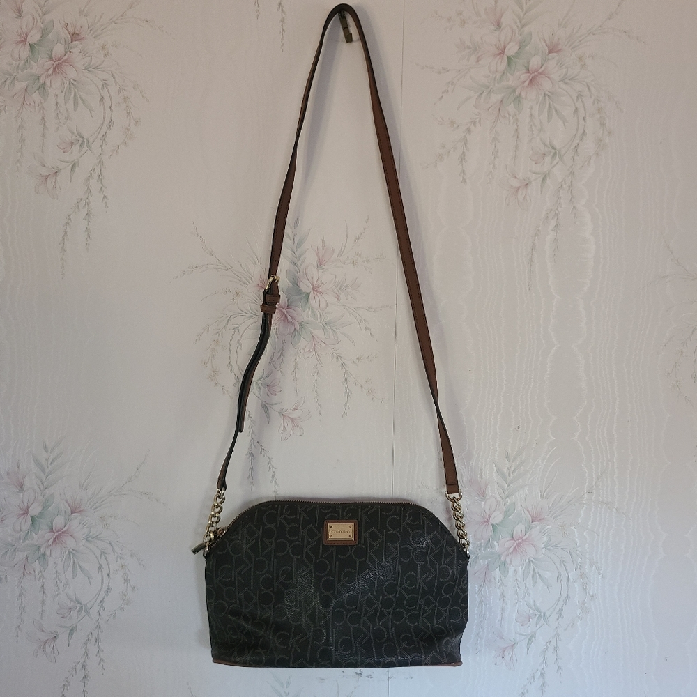 Calvin Klein Mercy Signature Top Zip Crossbody Bag - Picture 2 of 6
